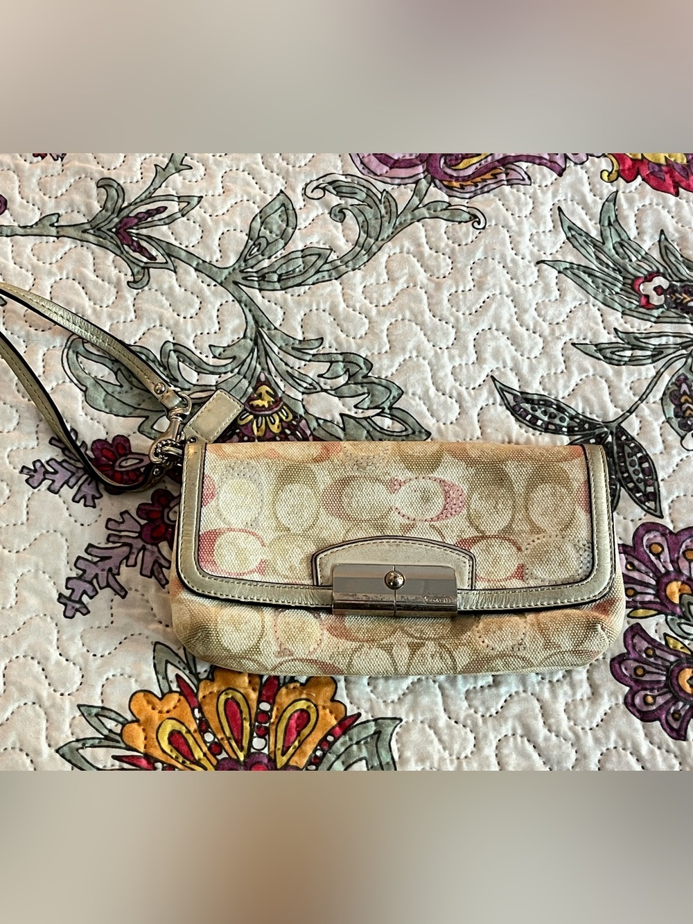 Women’s Coach Kristen Flap Sequins Wristlet Clutch Ivory Pink Leather 2219